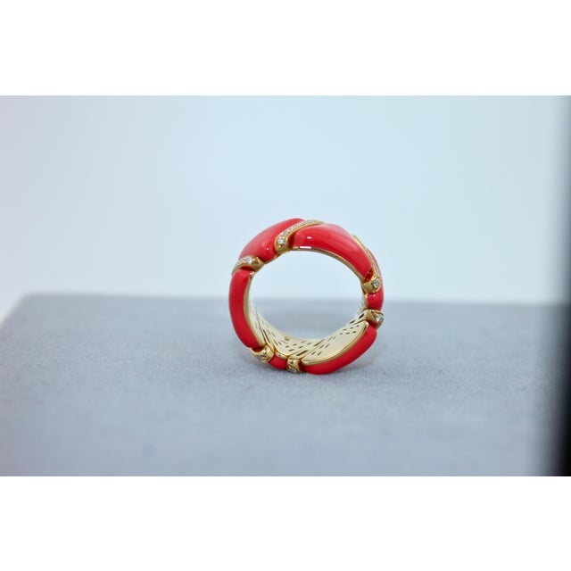 White Diamond Red Enamel Flexible Eternity Band 18 Karat Yellow Gold Unique Ring, Size 6 For Sale - Image 8 of 18