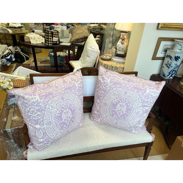 Pair of Custom Quardrille Veneto Down and Feather Pillows in Lavender For Sale - Image 4 of 4