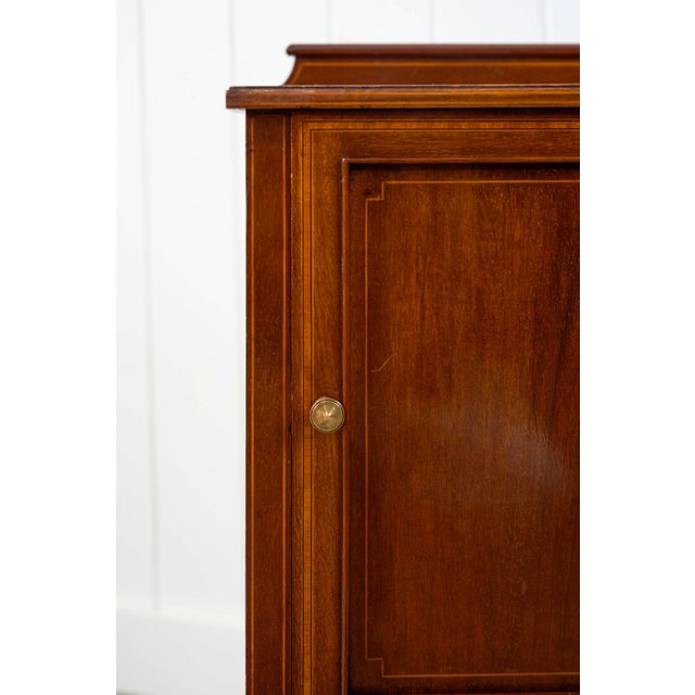 Pair of English Mahogany Bedside Cupboards (C. 1920) For Sale - Image 10 of 14