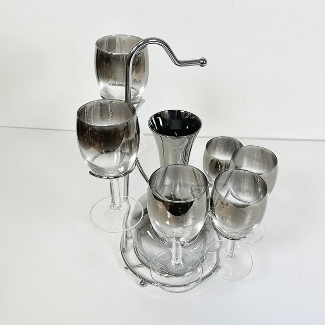 Dorothy Thorpe was an iconic Mid-Century American Designer. She was best known for her glassware. She produced glassware...