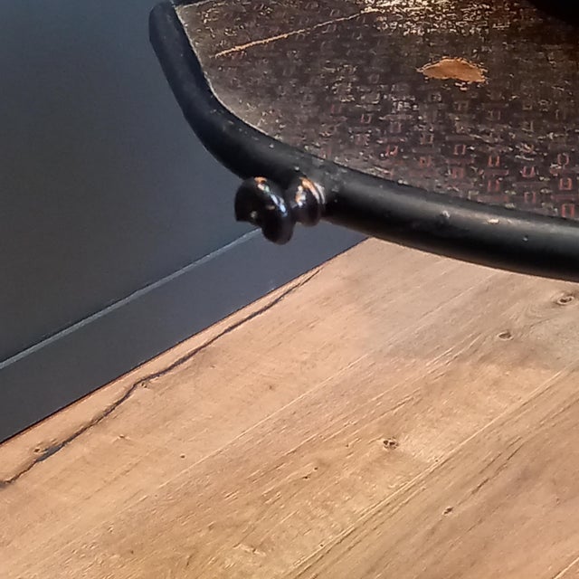 Dutch Wine Table in Walnut For Sale - Image 4 of 16