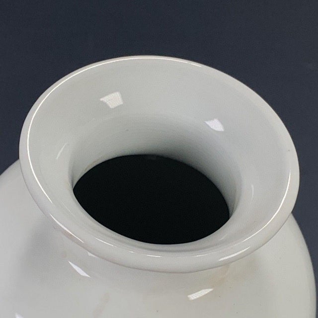 White Chinese Famille Rose Porcelain Vase With Bird & Blossom Motif For Sale - Image 8 of 9