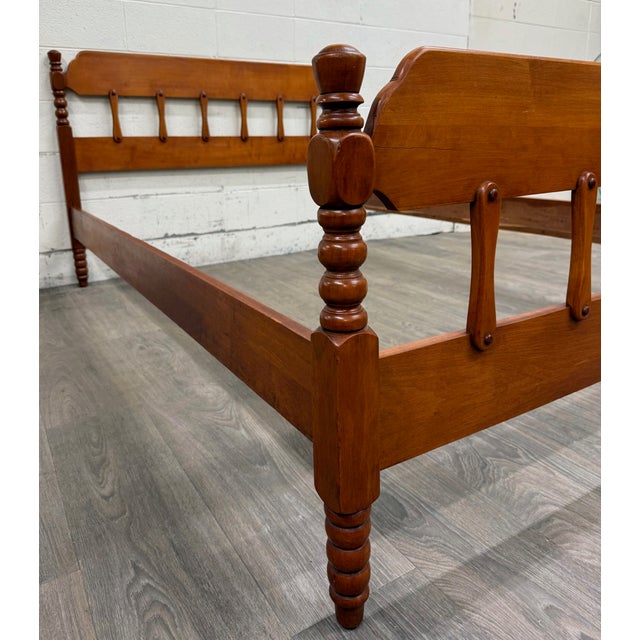 American Vintage Full Size Early American Colonial Style Maple Spindle Low Poster Bed For Sale - Image 3 of 10