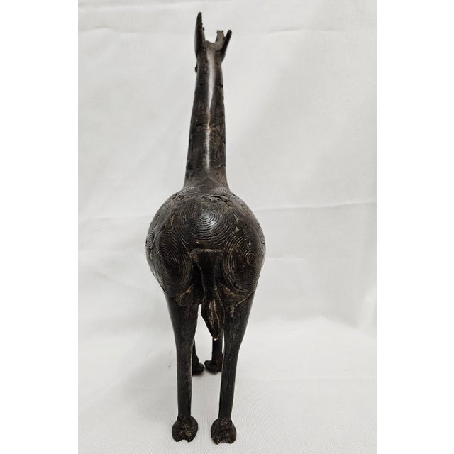 Bronze Mid 20th Century African Bronze Giraffe Sculpture Art. For Sale - Image 8 of 17