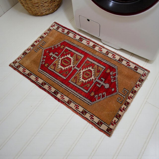 Farmhouse 1980s Turkish Rug -1′11″ × 3′3″ For Sale - Image 3 of 14
