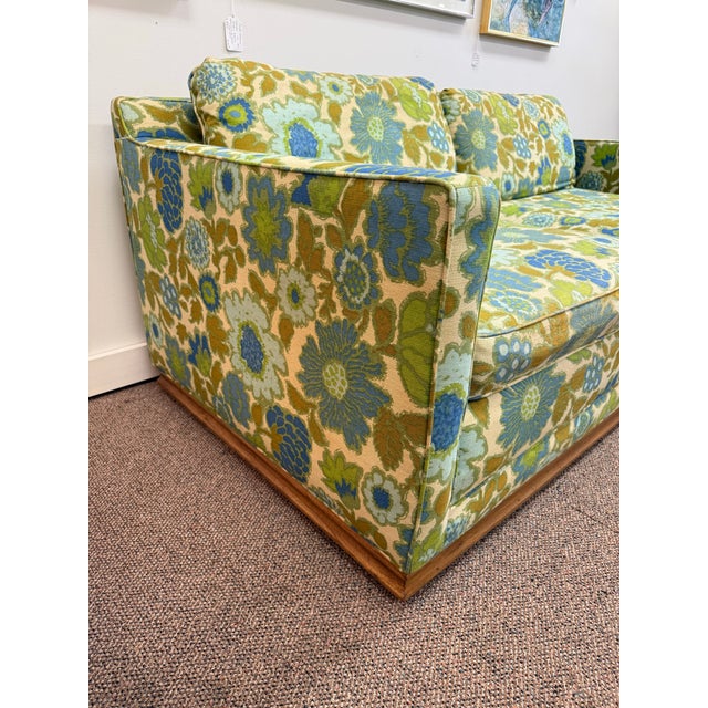 1960s 1960s Mid Century Modern Loveseat by Flair Furniture in Bold Blue Green Floral Upholstery For Sale - Image 5 of 10