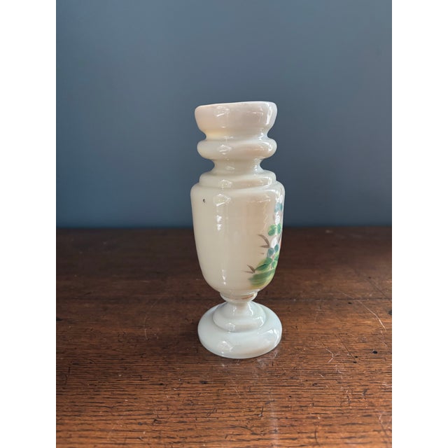 Late 19th Century Antique Victorian Bristol Opaline Vase With Hand Painted Heron 7” For Sale - Image 5 of 7