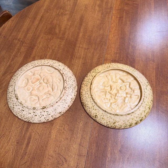 Ceramic 2 Vintage Large 3d Floral Wall Hanging Plates Poppies Daffodils Mid Century MCM For Sale - Image 7 of 12