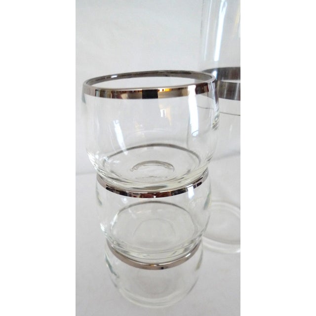 Dorothy Thorpe Mid-20th Century Modern Silver Banded Glass Barware, Dorothy Thorpe Company - Set of 8 Pieces For Sale - Image 4 of 8