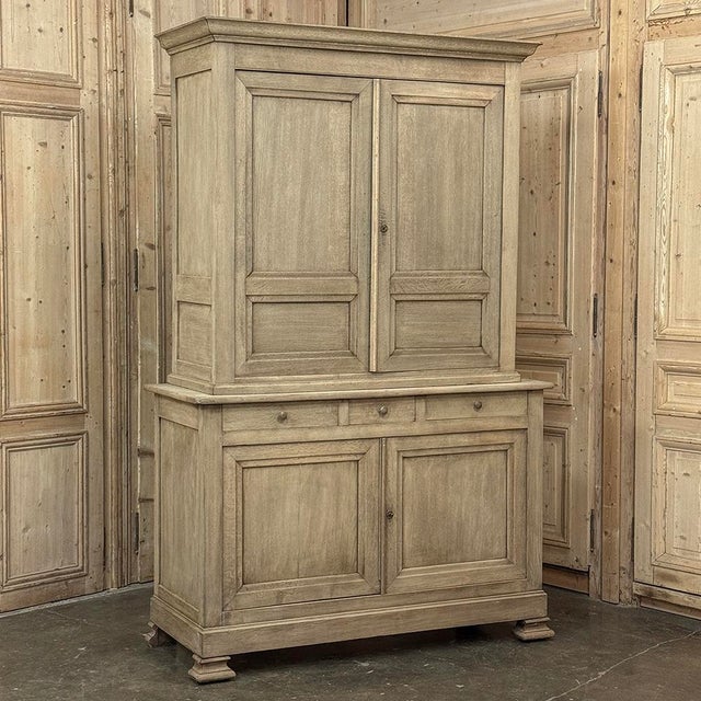 Neoclassical 19th Century Louis XIV Buffet in Stripped Oak For Sale - Image 3 of 12