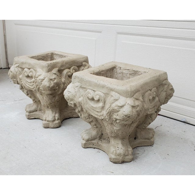 Italian Pair of Early 20th Century Painted Square Cast Stone Lion's Heads and Paw Feet Planters For Sale - Image 3 of 13