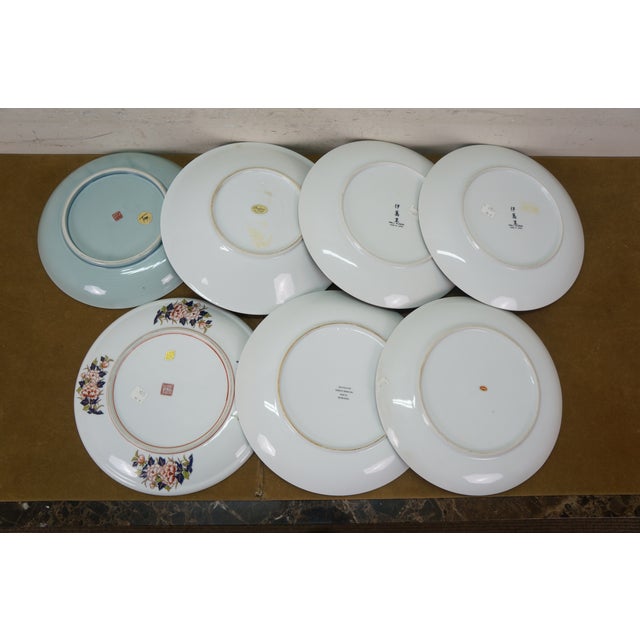 Late 20th Century Japanese Imari Floral Porcelain Charger Plates Dishes Plaques 11" - Set of 7 For Sale - Image 16 of 18