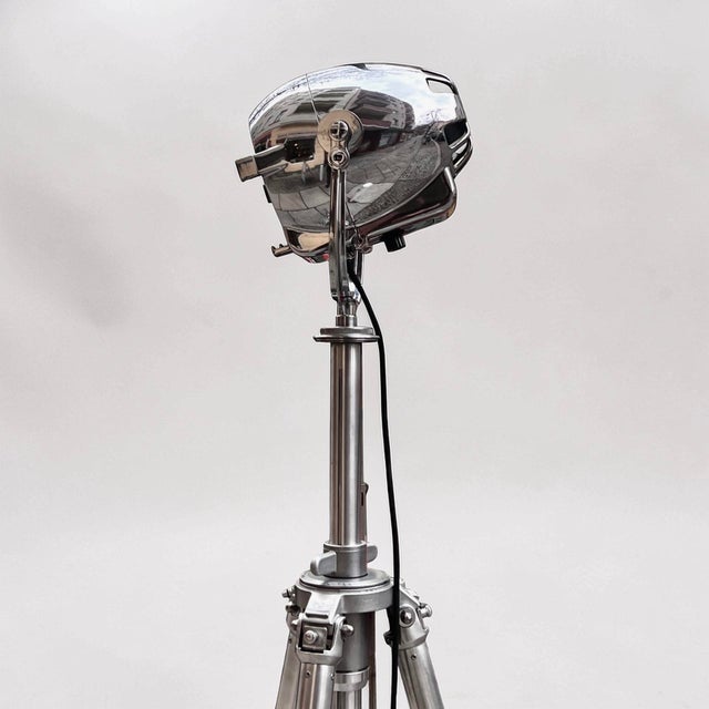 Bauhaus Vintage English Aluminum Tripod Theater Spotlight from Gitzo, France, 1950s For Sale - Image 3 of 18