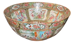 Late 19th Century Chinese Export Rose Medallion Bowl