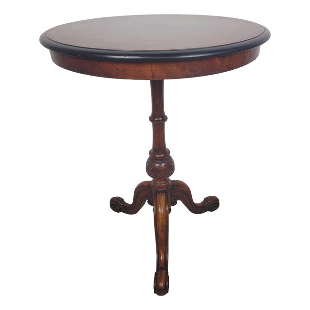 Victorian Occasional Table in Carved Walnut, 1890s For Sale