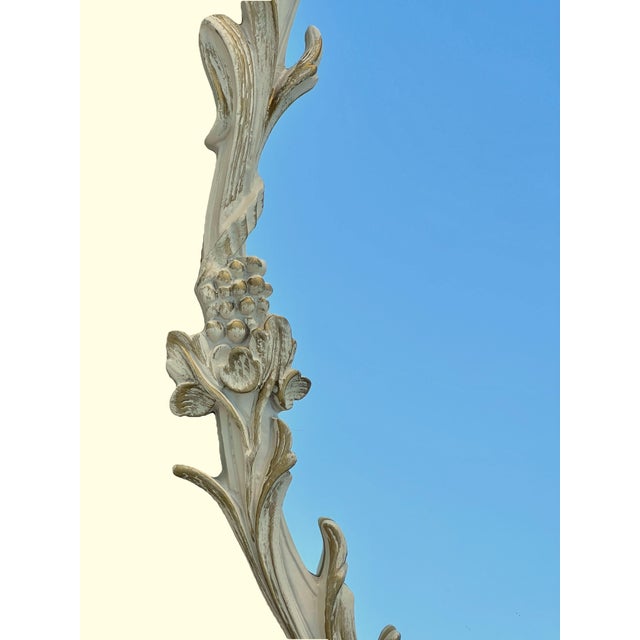 Wood Vintage Carolina Mirror, Cream Oval Floral & Leaf Wall Mirror With Gold Highlights For Sale - Image 7 of 14