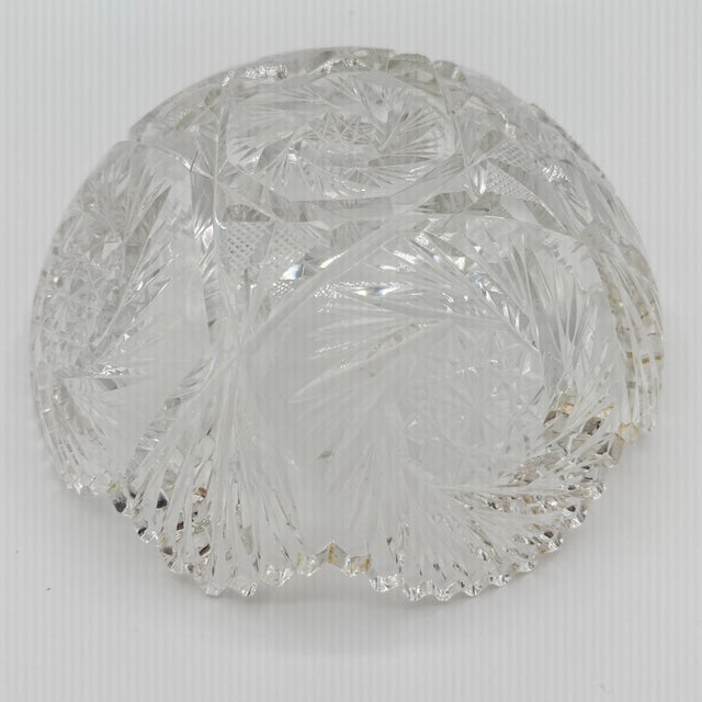 Traditional Vintage Cut Glass Starburst Serving Bowl With Scalloped Rim For Sale - Image 3 of 4