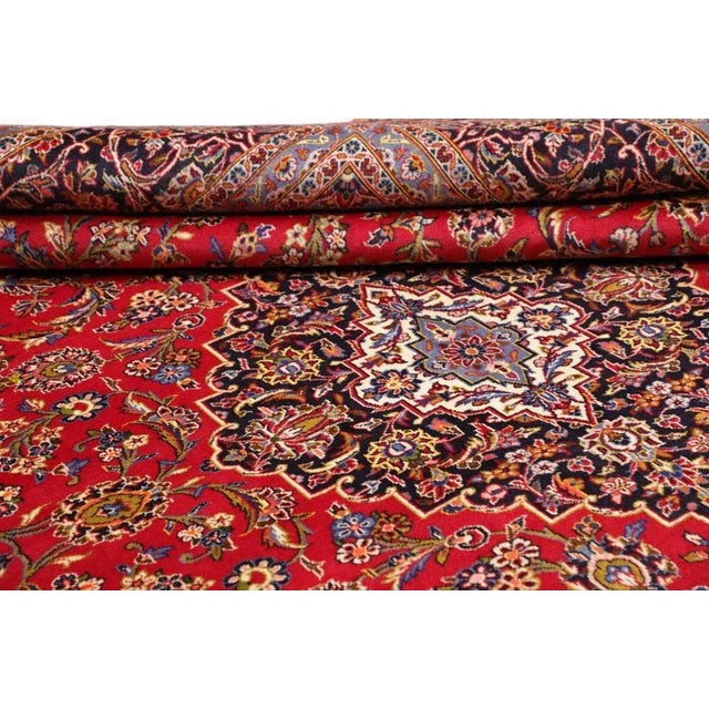 Kashan Rug in Hand-Knotted Wool For Sale - Image 10 of 11