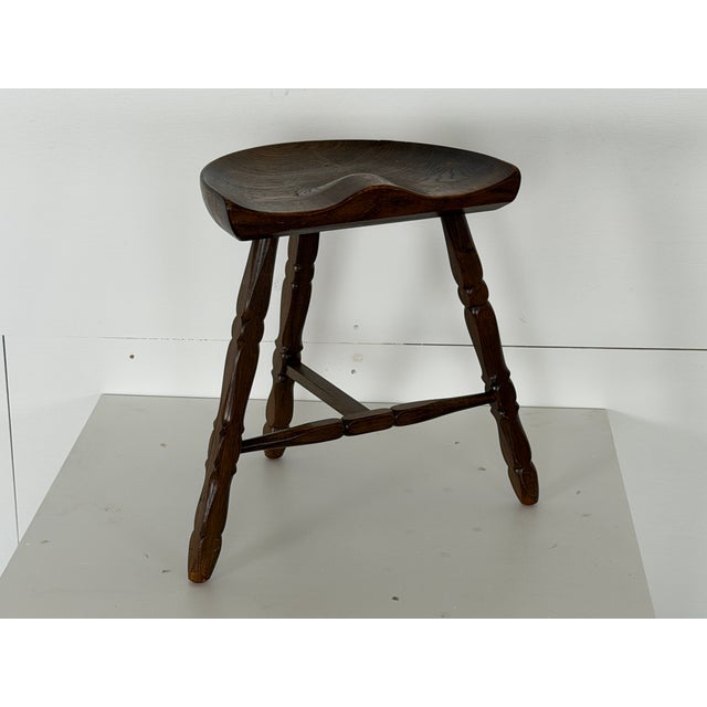 Danish Oak Tripod Stool with Sculpted Saddle Seat, 1960s For Sale - Image 5 of 7