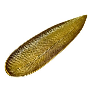 Mid-Century Brass Feather Tray – Hollywood Regency Decorative Object & Coffee Table Decor For Sale