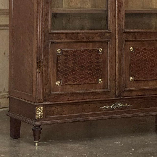 19th Century French Louis XVI Bookcase in Acajou Moucheté Mahogany For Sale In Dallas - Image 6 of 18
