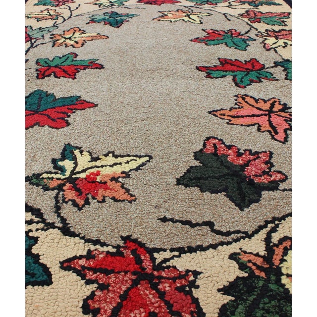 Leaf Design American Hooked Rug in Red, Green, and Charcoal Outlines Leaf Design 2'10"x4'2" For Sale In Atlanta - Image 6 of 7