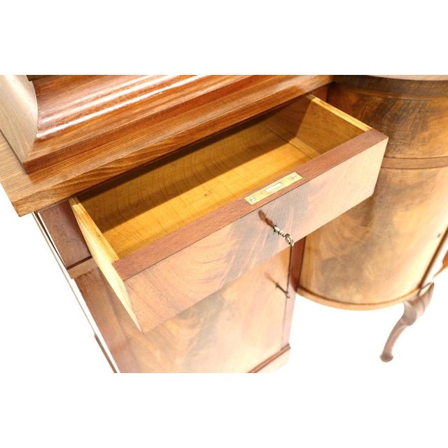 Wood 19th Century Victorian Flamed Mahogany Sideboard For Sale - Image 7 of 14