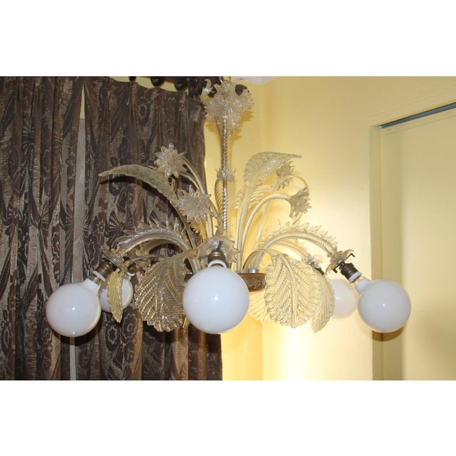 Traditional 1950's Large Italian Mid Century Modern Murano Barovier & Toso Art Glass Floral Form Chandelier For Sale - Image 3 of 12