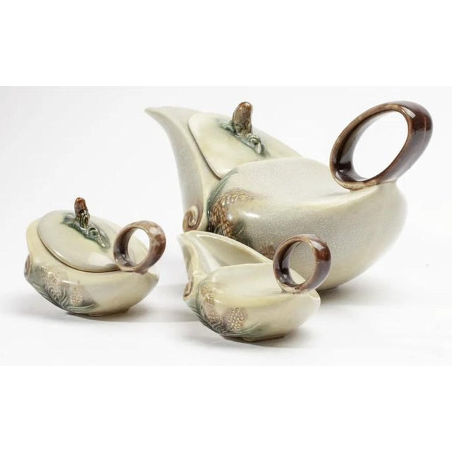 Mid-Century Modern 1950s Mid-Century Modern Hull Pottery Parchment & Pine Tea Set - 3pcs For Sale - Image 3 of 6
