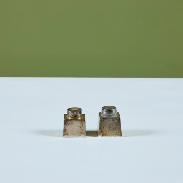 Pair of Silver Cube Salt and Pepper Shakers For Sale - Image 4 of 10