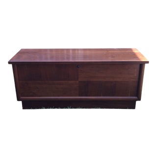 Vintage Lane Cedar Hope Chest Trunk For Sale