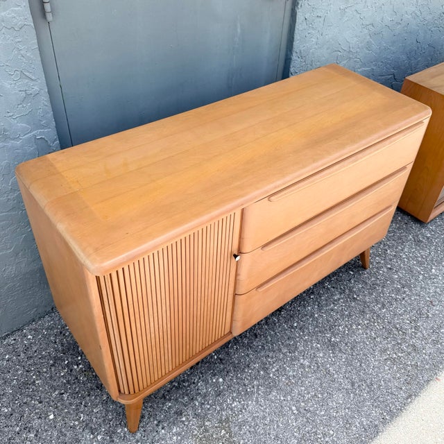 Heywood-Wakefield Heywood-Wakefield Mid-Century Maple Tambour Door Credenza and Hutch For Sale - Image 4 of 12