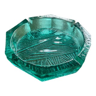 Blenko Green Glass Ashtray – Mid Century Modern Ice Block Textured Geometric Cigar Ashtray For Sale