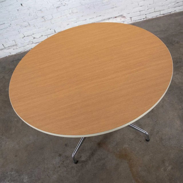 Eames Herman Miller Round Tables Universal Base Wood Grain Laminate Top For Sale - Image 9 of 13