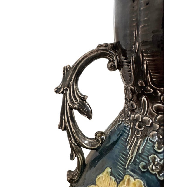 Early 20th Century Early 20th Century French Art Nouveau Barbotine Majolica Faience Vase For Sale - Image 5 of 14