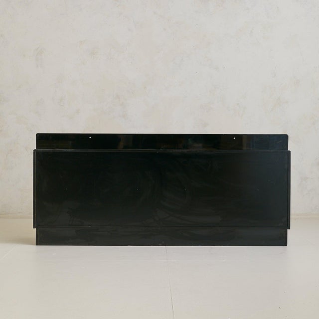 Vintage Italian Postmodern Enfilade Credenza in Black Lacquer + Birdseye Maple For Sale In Chicago - Image 6 of 10