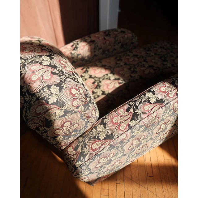 Late 20th Century Vintage Upholstered Chaise Lounge With Botanical Fabric For Sale - Image 5 of 13