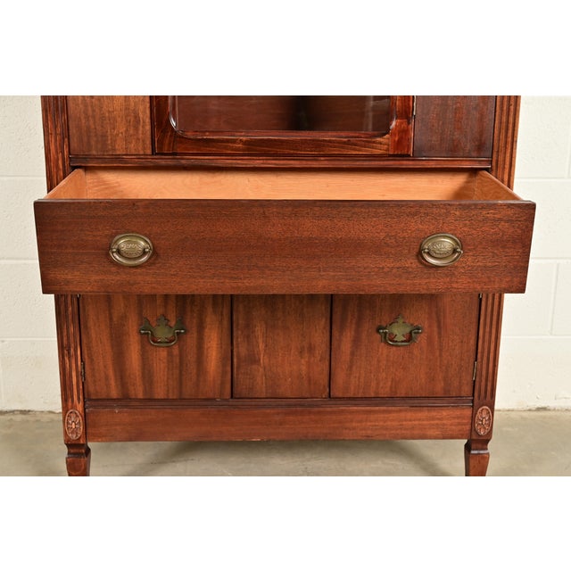 Baker Furniture Style Federal Carved Mahogany Bookcase Cabinet, Circa 1940s For Sale In South Bend - Image 6 of 15