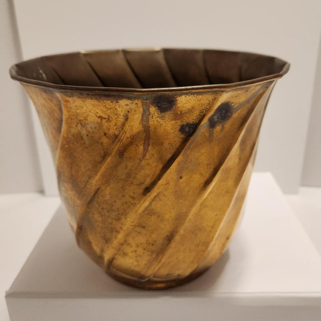 Vintage Mid-Century Brass Swirl Planter/Wastebasket Made in India For Sale - Image 4 of 10