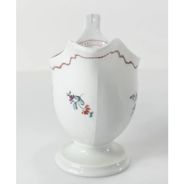 English English New Hall Porcelain Creamer Circa 1820 For Sale - Image 3 of 9