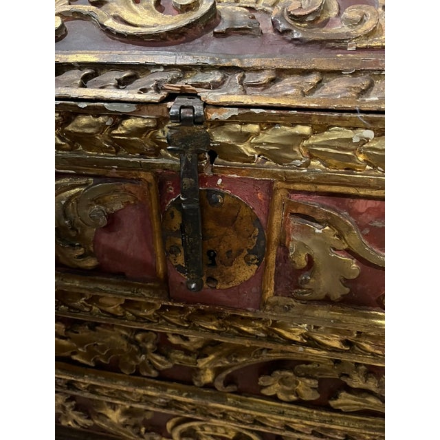 Italian Early 18th Century Italian Carved Giltwood and Painted Dome Top Chest For Sale - Image 3 of 7