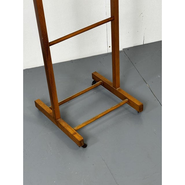 Fratelli Reguitti Mid-Century Modern Italian Beech Dressboy Valet Stand, 1960s For Sale - Image 4 of 15