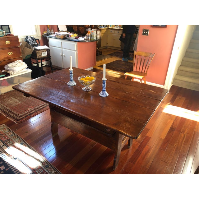 Pine Pennsylvania Dutch dining table from early to mid 1800s. Table converts to a bench. Bench is 36 x 18 x 17