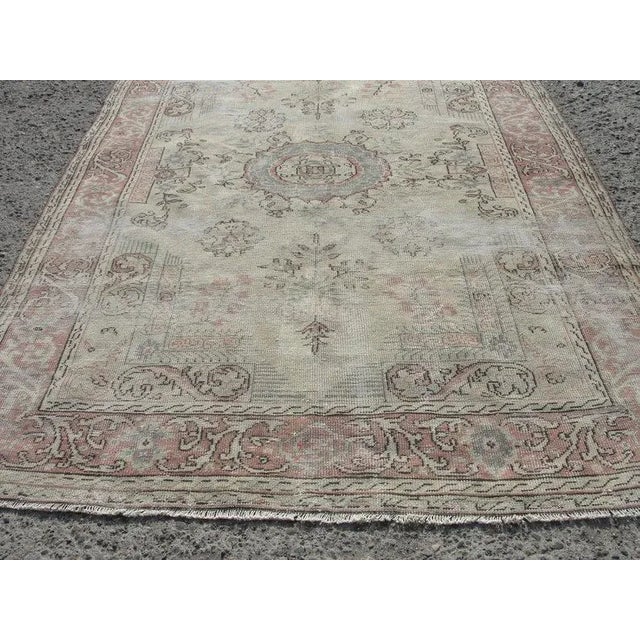 1980s Hand Wowen Wool Turkish Rug, Oushak Rug,Vintage Oushak Rug,Beatifull Color Combination Turkish Retro Rug, Home Decor 6'7" X 9'4" Ft For Sale - Image 5 of 11