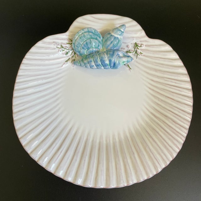 Mediterranean Portuguese Majolica Sea Shells Plates and Bowls - 8 Pieces Set For Sale - Image 3 of 12