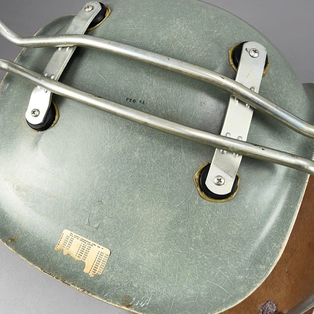 Vintage Model DSS-Ta Fiberglass Side Chair in Seafoam Green by Charles & Ray Eames for Herman Miller, 1950s For Sale - Image 11 of 12