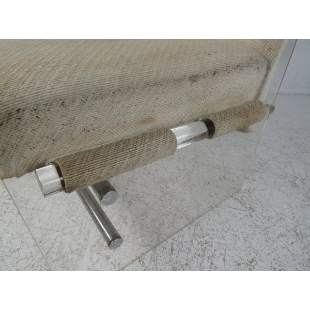 Pace Collection 1960s Pair of Mid-Century Modern Lucite Pace Style Lounge Chairs - 2 Pieces For Sale - Image 4 of 12