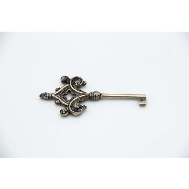 Highly Detailed Silver Key, in Good conditions. Designed 1920 to 1949