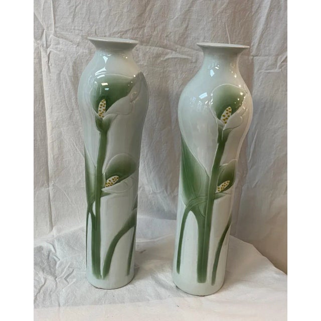 Maitland Smith Set of 2 Hand Painted Vintage Vases For Sale - Image 11 of 11