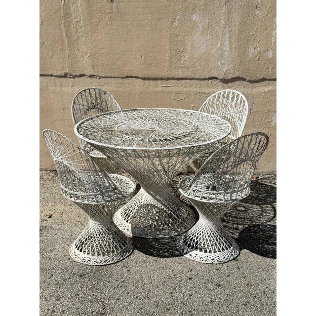 Vintage Russell Woodard Mid Century Modern Woven Spun Fiberglass Patio Dining Set - 5 Pc Set. Set includes a round...